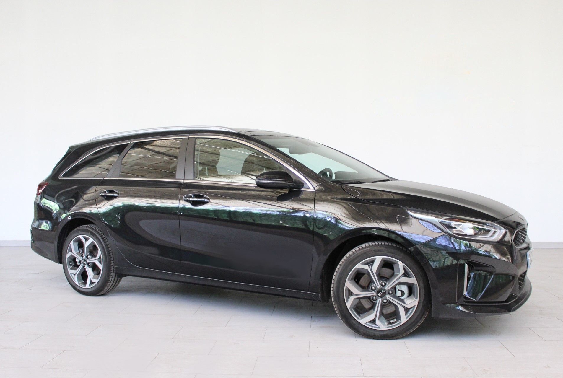 Foto del KIA Ceed Tourer 1.6 PHEV eMotion Aut.