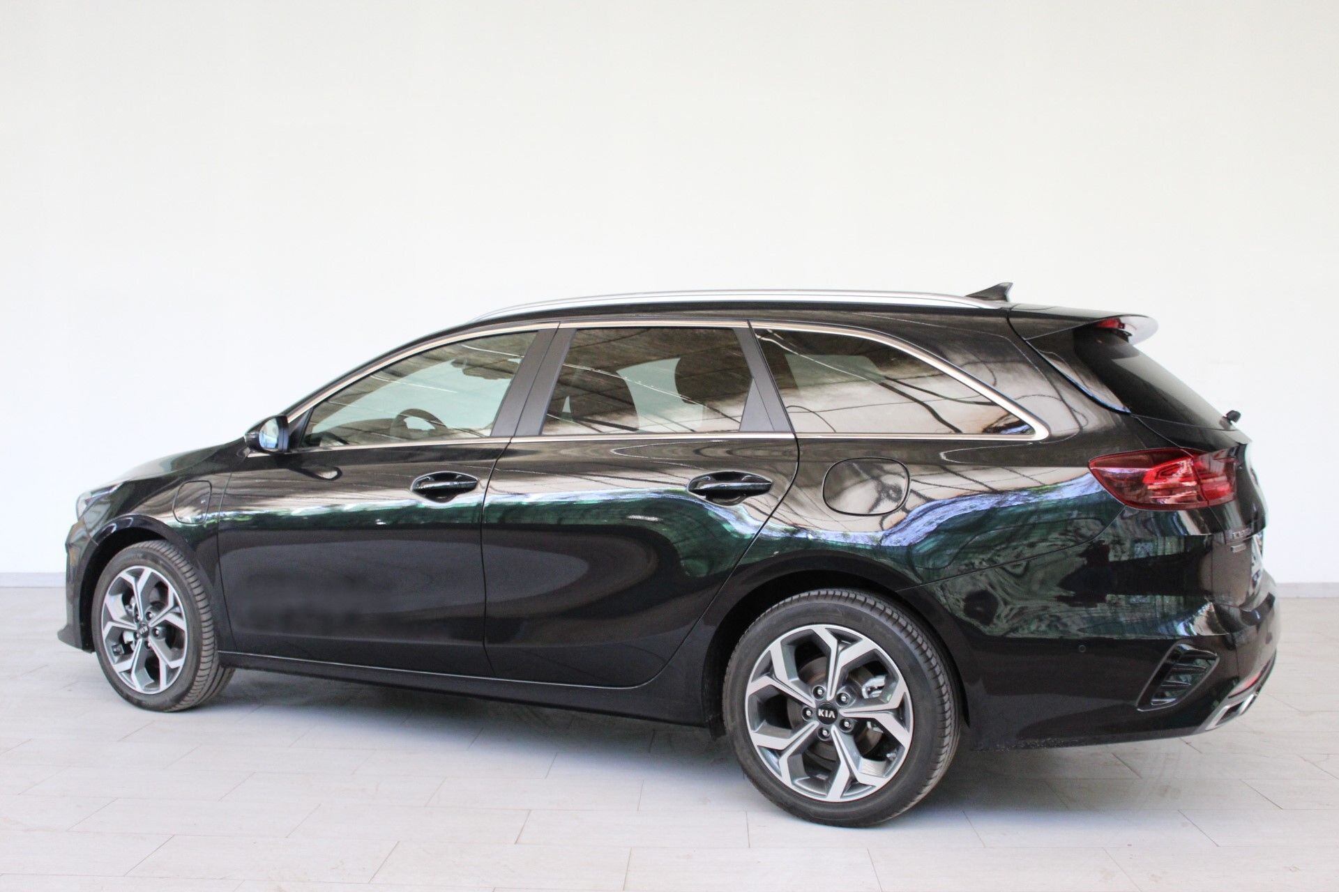 Foto del KIA Ceed Tourer 1.6 PHEV eMotion Aut.