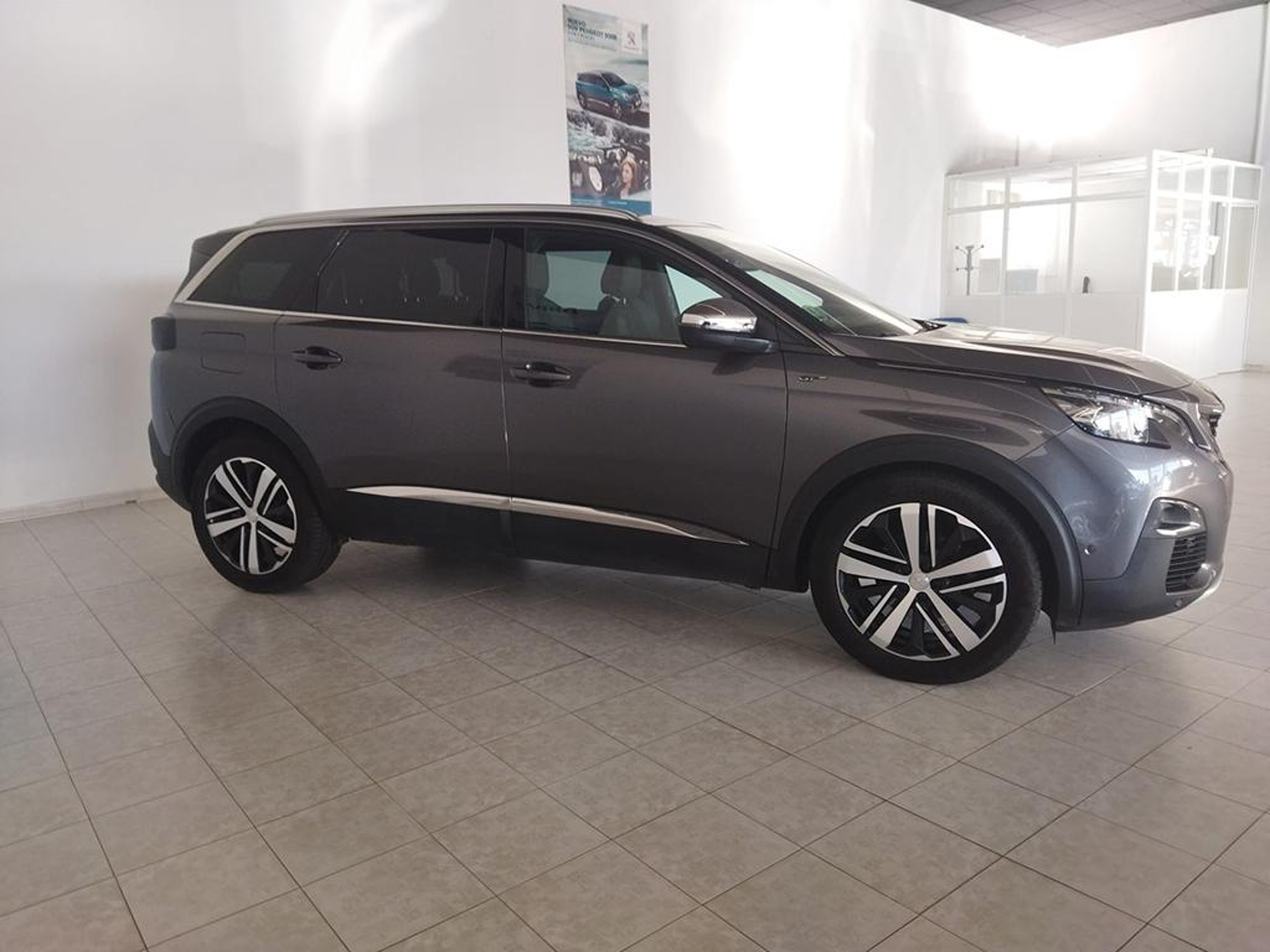 Imagen de PEUGEOT 5008