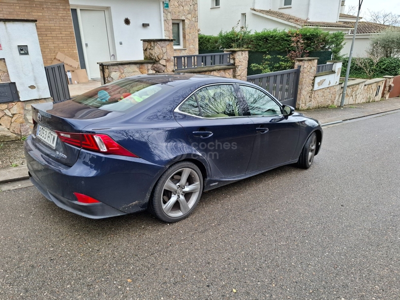 Foto del LEXUS IS 300h Hybrid Plus (Ébano Marrón)