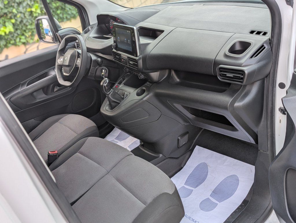 PEUGEOT Partner (1.5BlueHDI S&S Premium Standard 600kg 100) en Madrid