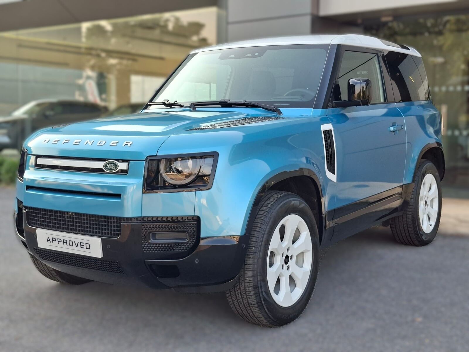LAND ROVER Defender (3.0D I6 MHEV X-Dynamic SE 4WD AT 183 kW (249 CV)) en C