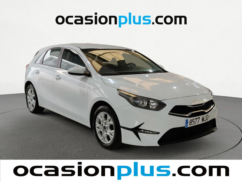 Foto del KIA Ceed 1.6 MHEV iMT Drive 136