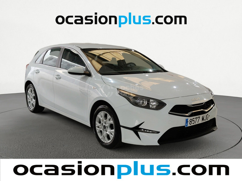 Foto del KIA Ceed 1.6 MHEV iMT Drive 136