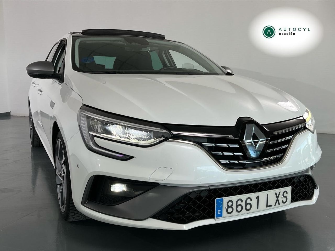 RENAULT Mégane (S.T. R.S.Line E-TECH Híbrido ench. 117kW) en Valladolid