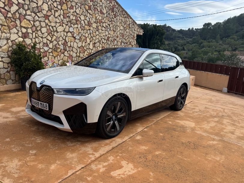 Foto del BMW iX xDrive 40