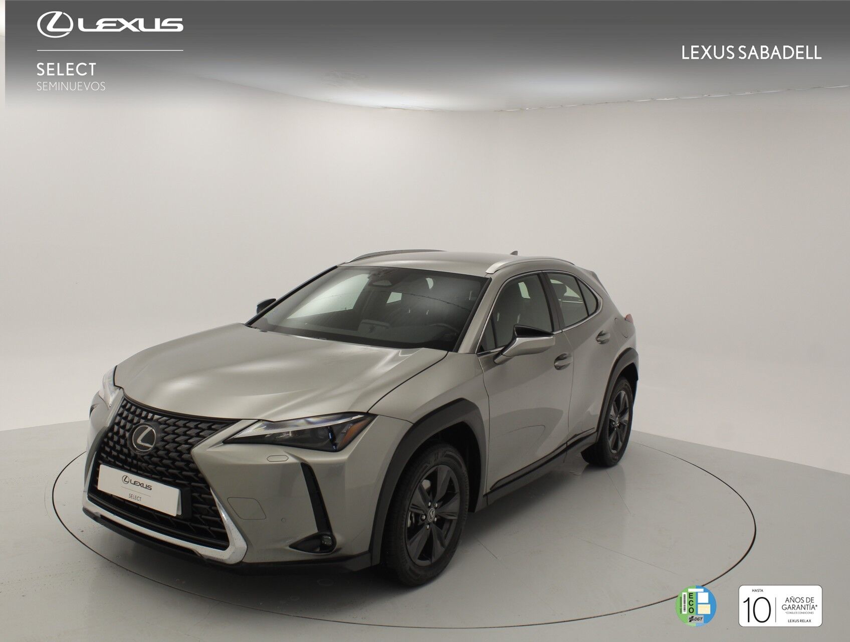 LEXUS UX (300H PLUS 2.0 HYBRID 199 CV AUTO 5P) en Barcelona