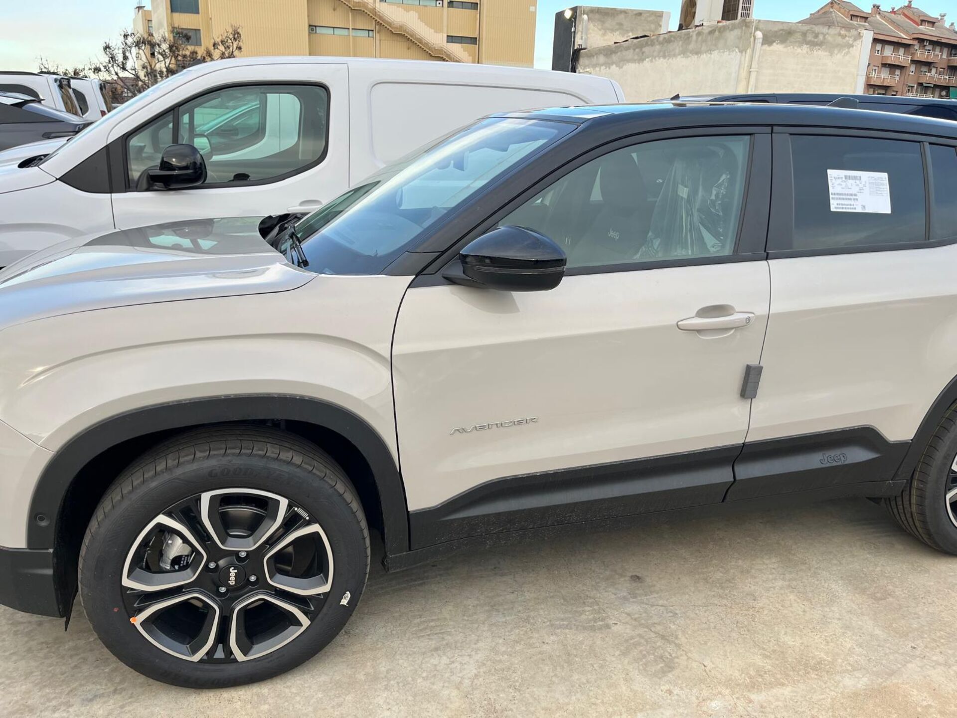 Imagen 1 de JEEP Avenger