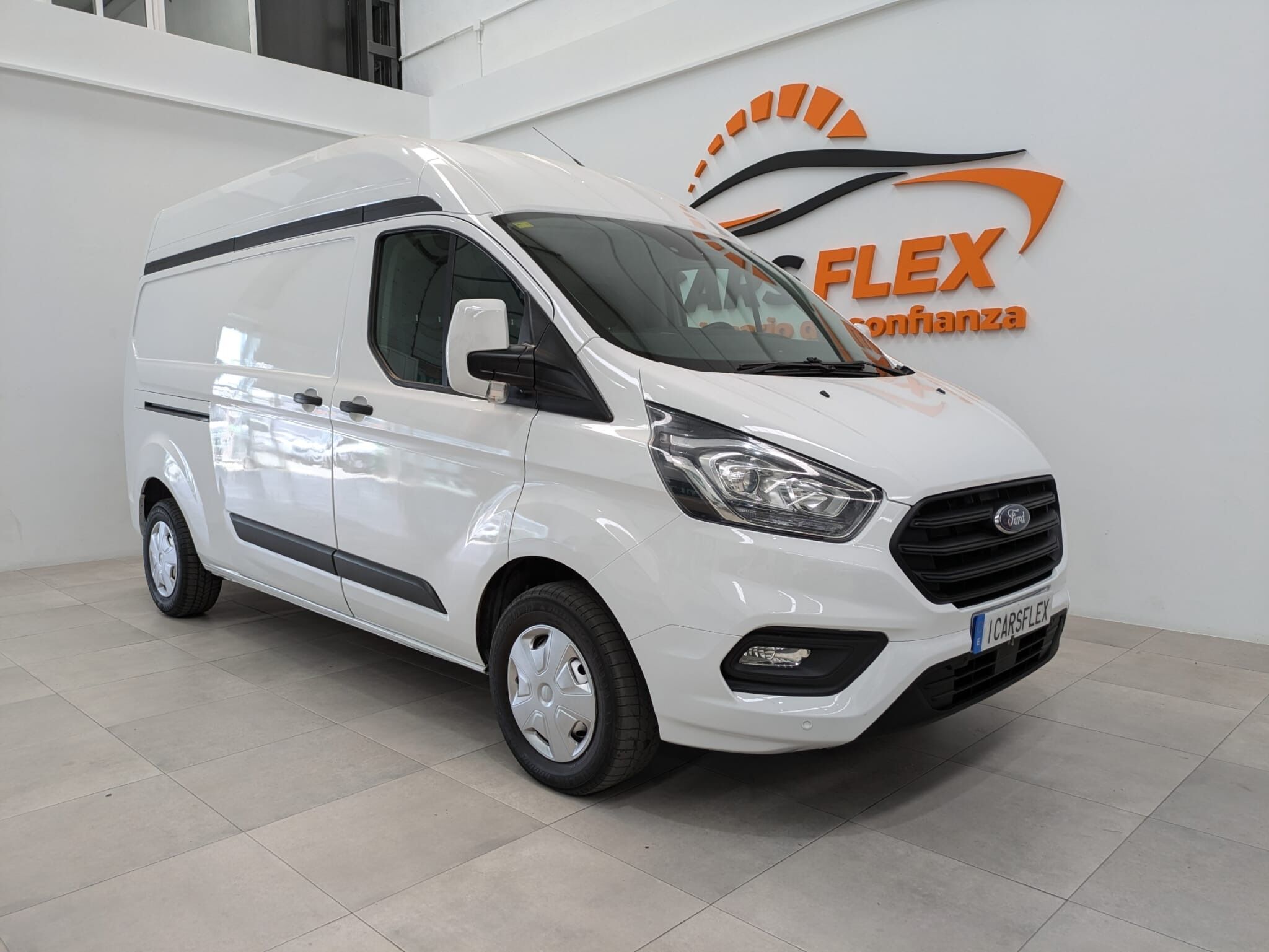 FORD Transit (350 125kW L2 Ambiente Tracción Delantera) en Sevilla