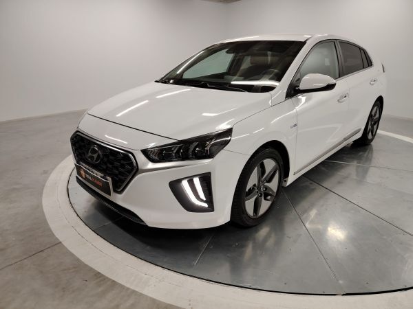 HYUNDAI Ioniq (1.6 GDI HEV Tecno DCT) en Madrid