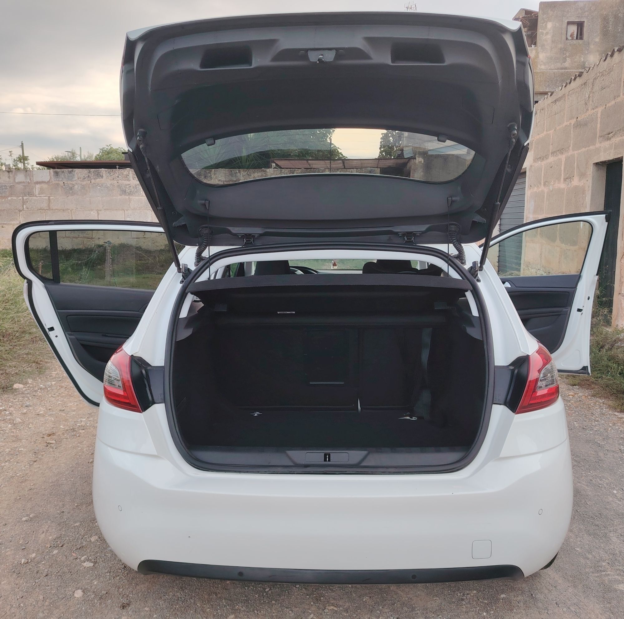 Foto del PEUGEOT 308 1.2 PureTech S&S Allure Pack 110