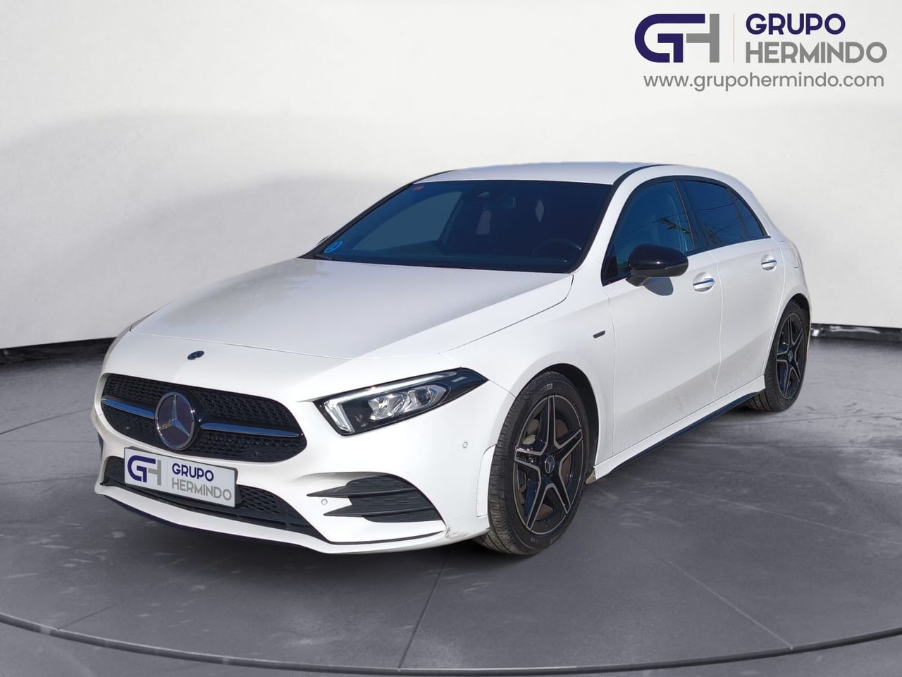MERCEDES Clase A (200 D AMG LINE + PAQUETE PREMIUM+ SMARTPHONE) en Ponteved