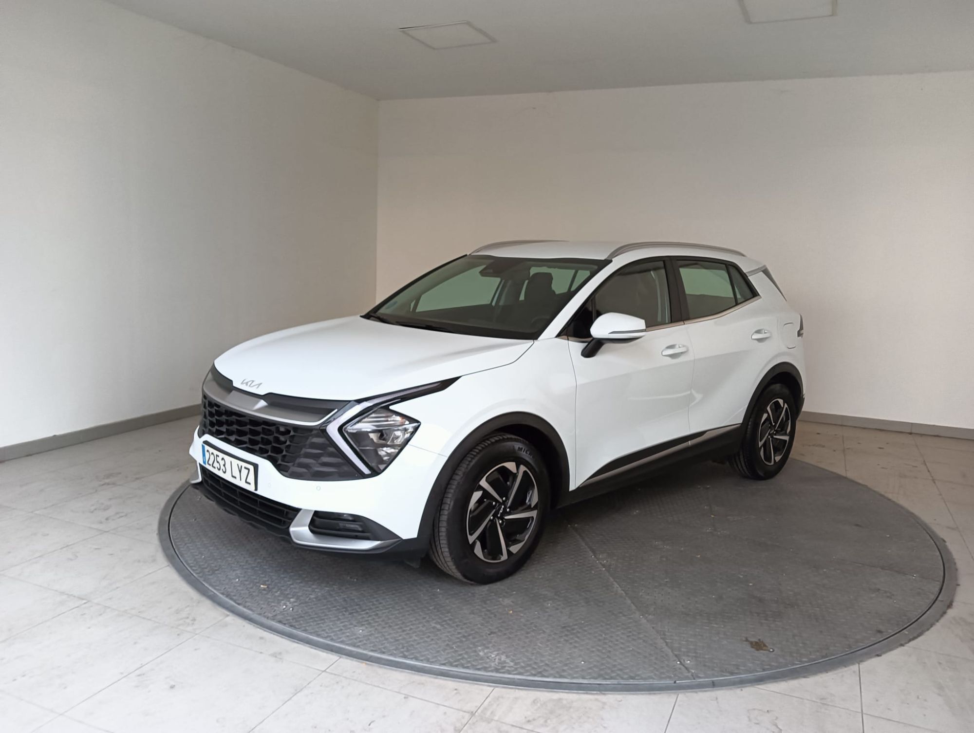 KIA Sportage (1.6 T-GDi MHEV Drive 150) en Madrid