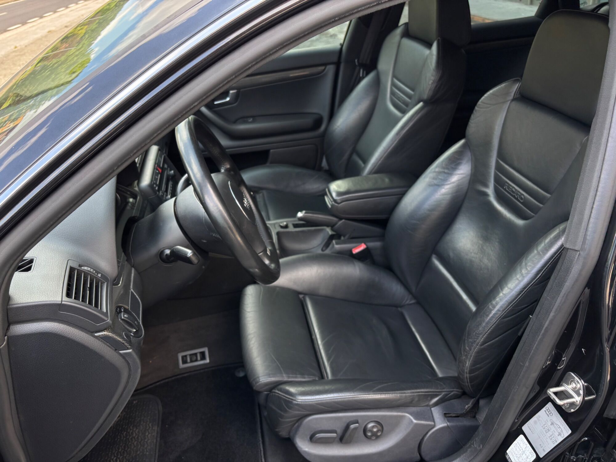 AUDI A4 (S4 4.2 V8 quattro) en Vizcaya
