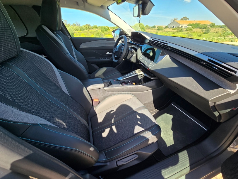 Foto del PEUGEOT 408 Hybrid 145 Allure e-DCS6