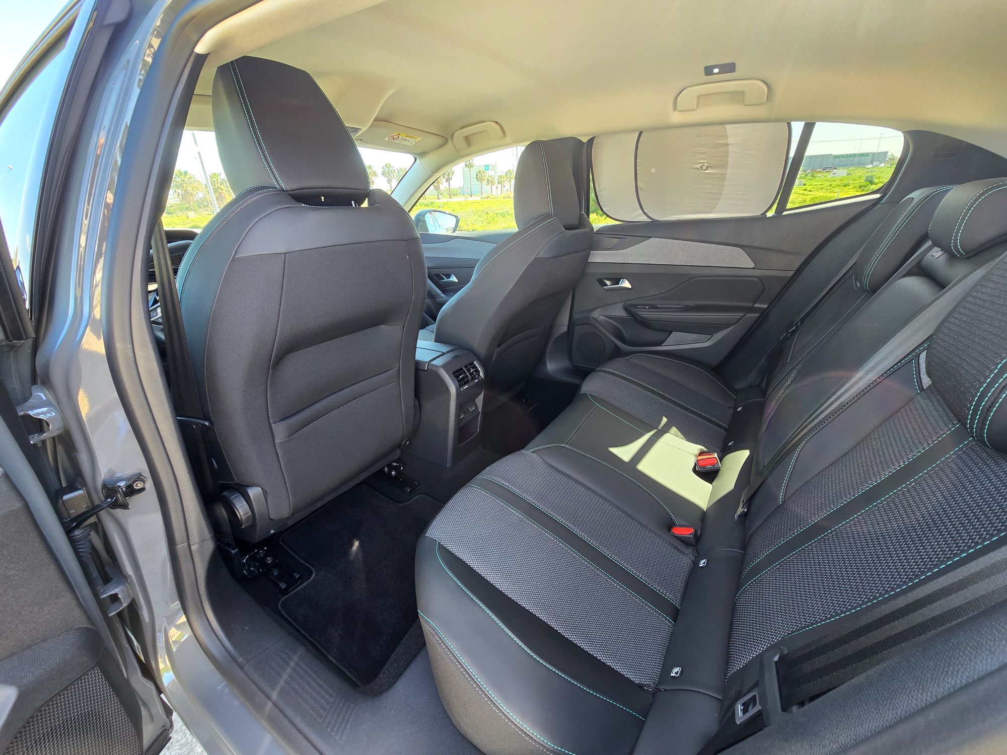 Foto del PEUGEOT 408 Hybrid 145 Allure e-DCS6