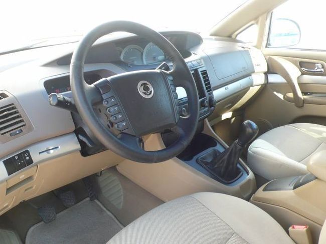Foto del SSANGYONG KGM Rodius 270 Xdi Premium