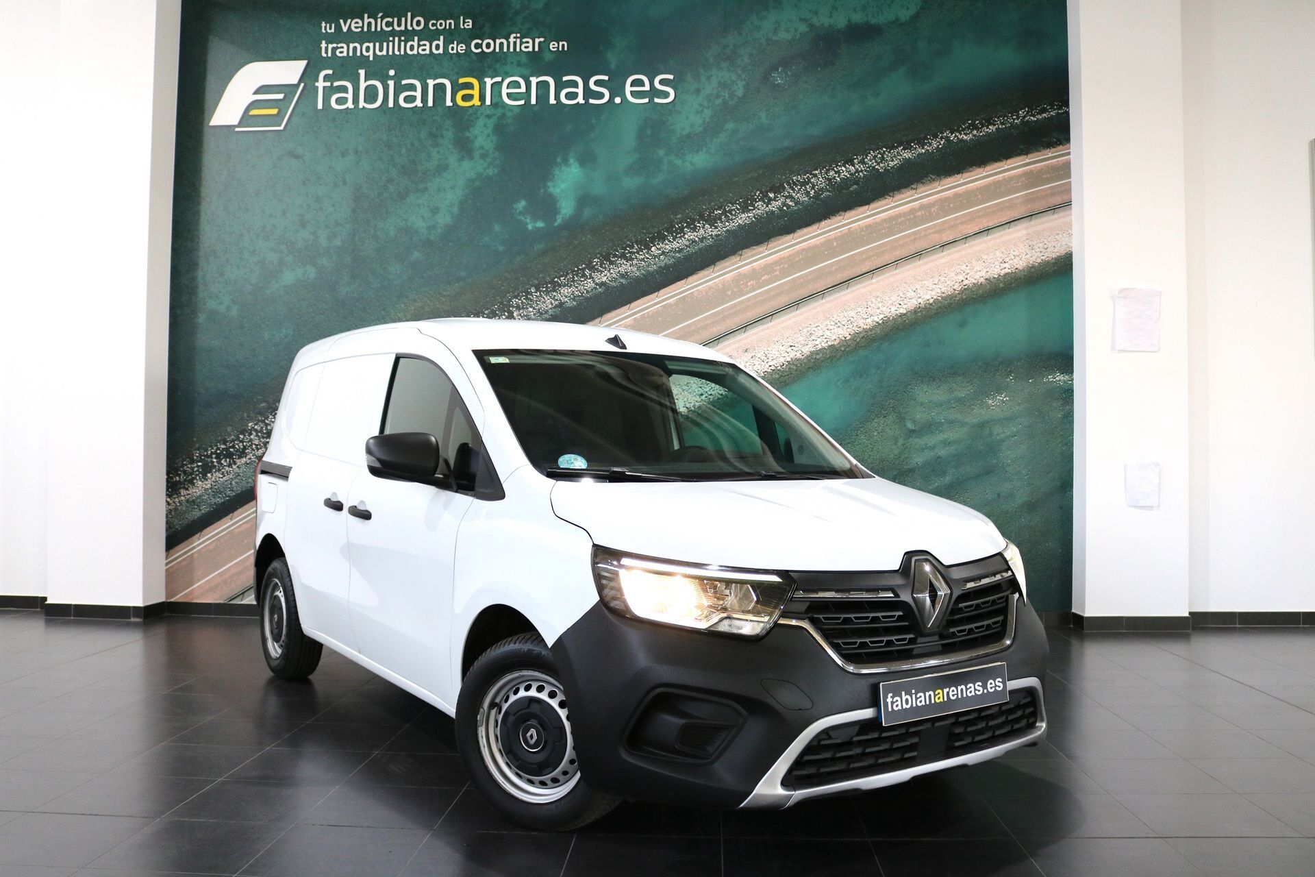 RENAULT Kangoo (1.5 Blue dCi 75cv Ábrete Sésamo R Profesional) en Granada