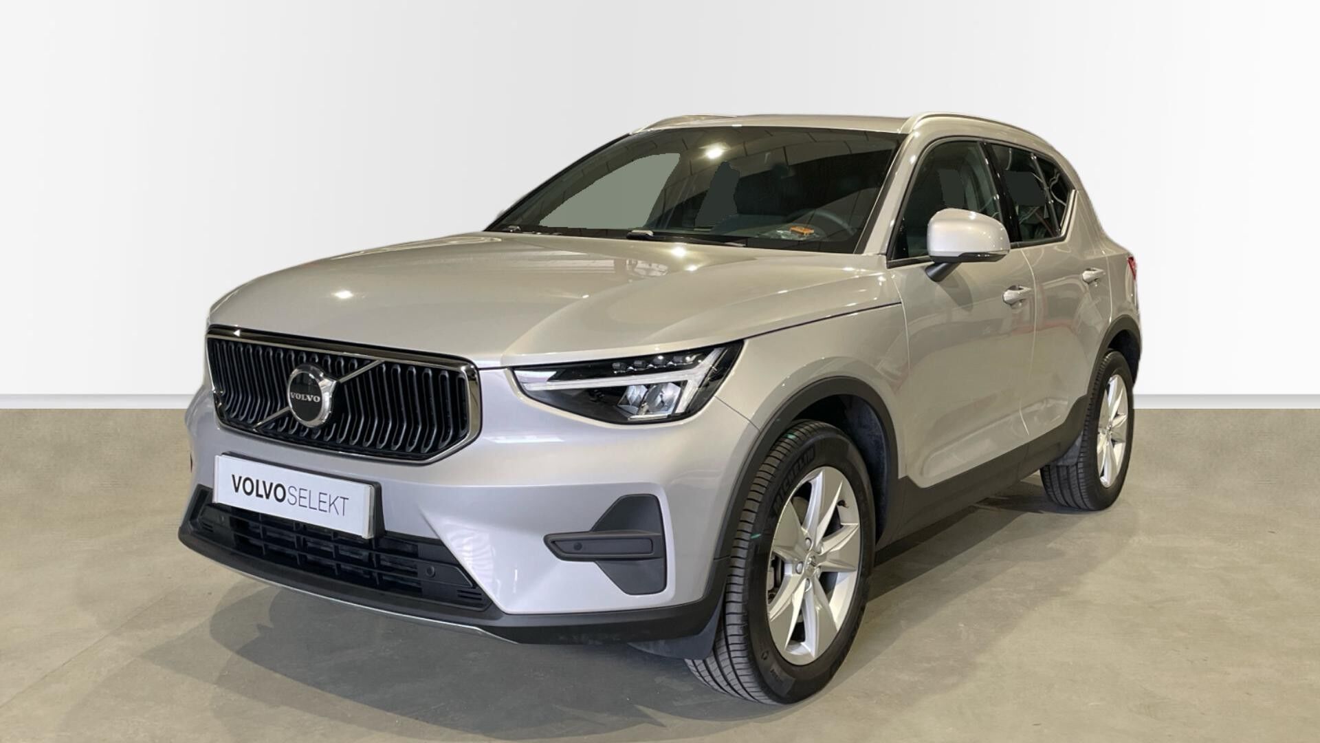 VOLVO XC40 (2.0 B3 CORE AUTO 163 5P) en Rioja, La
