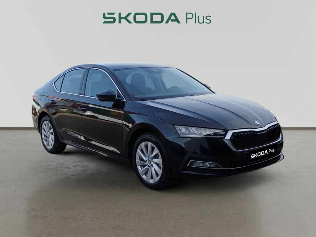SKODA Octavia (1.0 TSI MHEV Selection DSG 81 kW (110 CV)) en Madrid