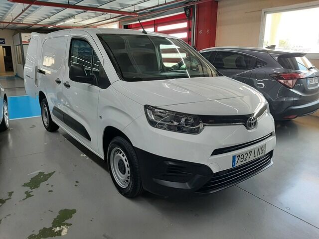 TOYOTA Proace City (1.5D GX Media 75 kW (102 CV)) en Barcelona