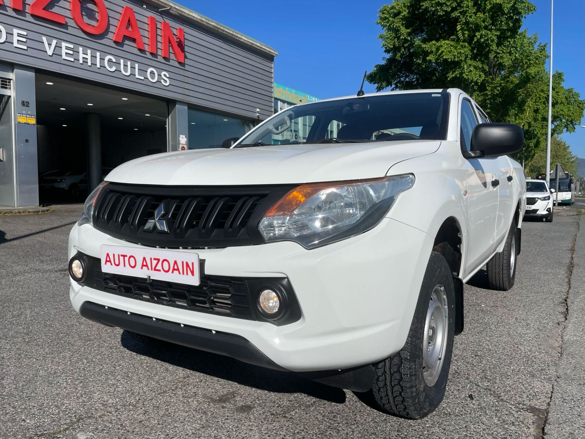 Imagen de MITSUBISHI L200