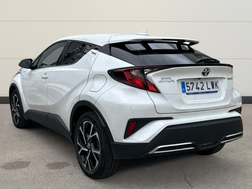 Foto del TOYOTA C-HR 180H Advance