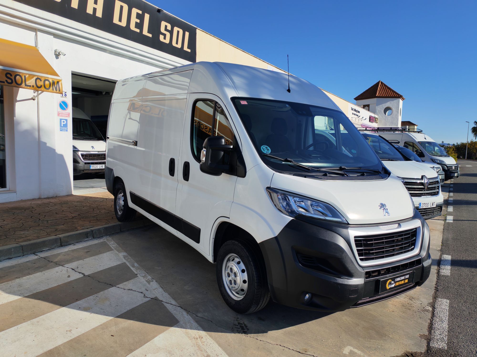 Foto del PEUGEOT Boxer Furgón 2.2BlueHDI 333 L2H2 Pack S&S 140