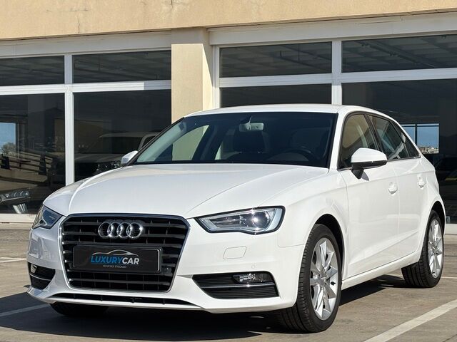 AUDI A3 (S line edition 1.6 TDI clean diesel 81 kW (110 CV)) en Barcelona