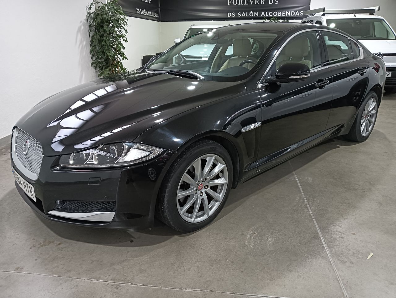 JAGUAR XF (2.2 DIESEL PREMIUM LUXURY) en Madrid