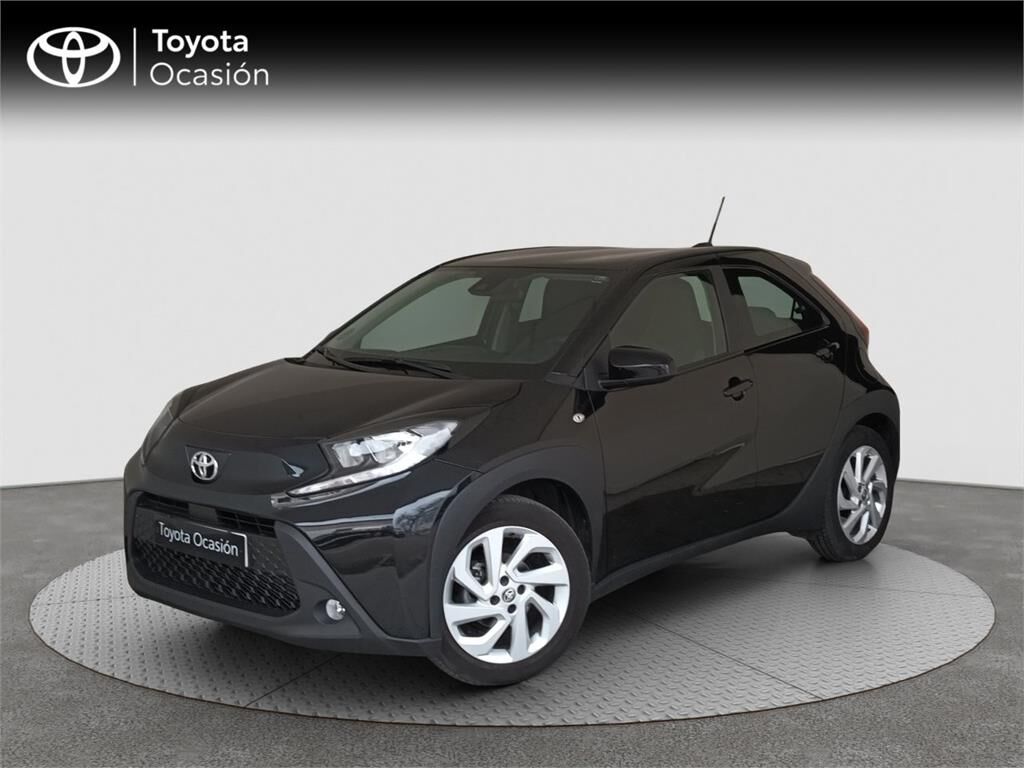 TOYOTA Aygo X Cross (5 Puertas Play 70 Automático (e-CVT)) en Madrid