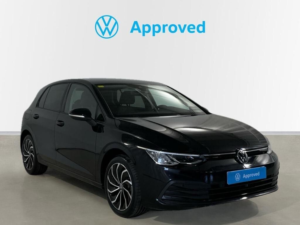 VOLKSWAGEN Golf (Life 1.5 eTSI 110 kW (150 CV) DSG) en Barcelona