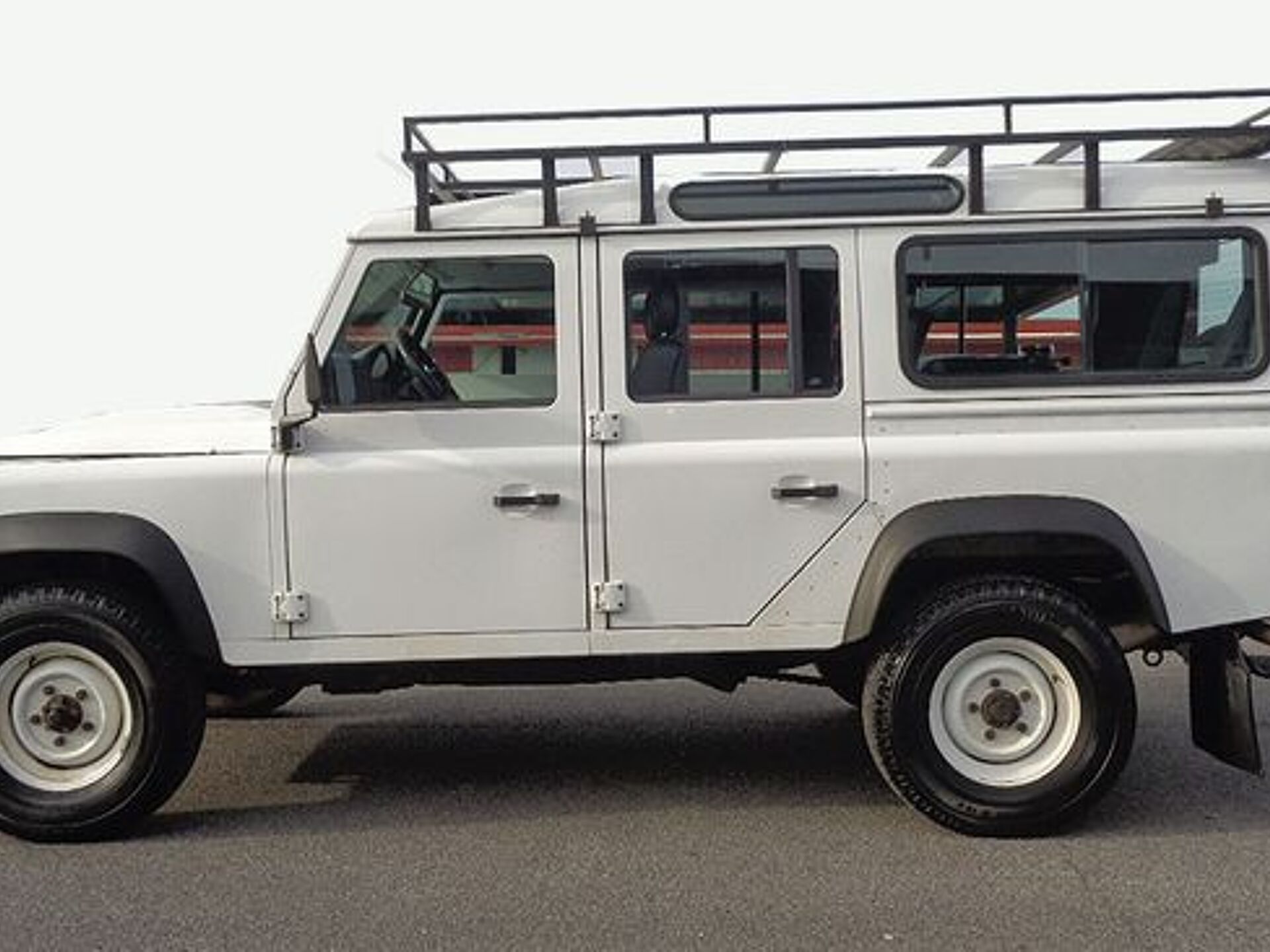 Imagen 3 de LAND ROVER Defender