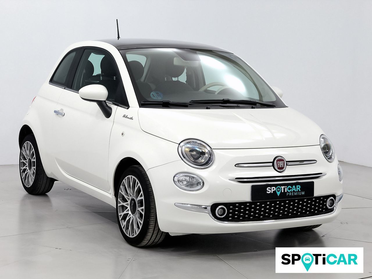 FIAT 500 (Dolcevita 1.0 Hybrid 51KW (70 CV)) en Barcelona