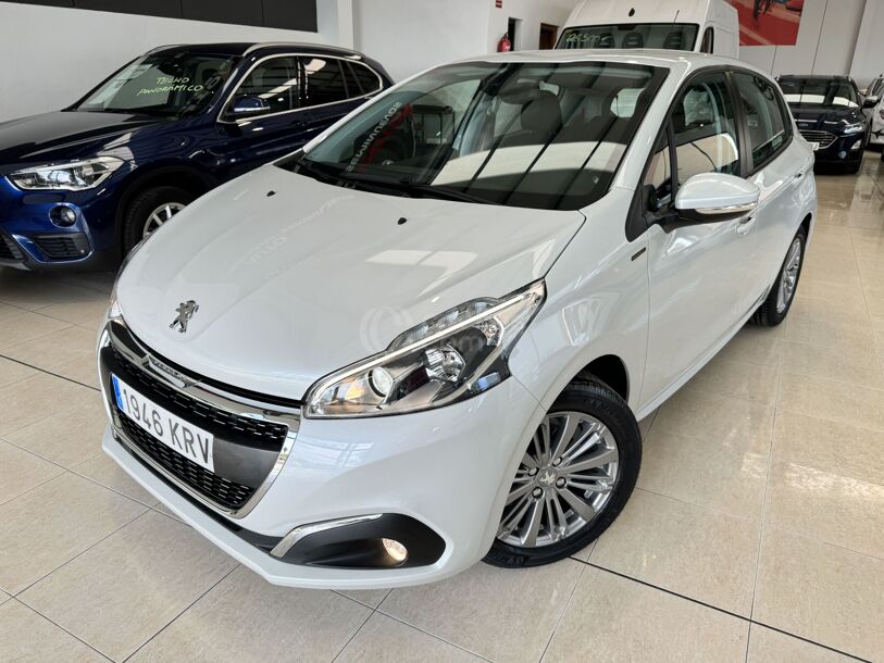 Foto del PEUGEOT 208 1.2 PureTech S&S Signature 82