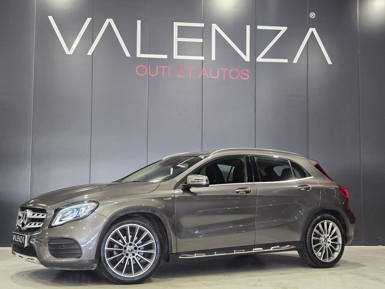 MERCEDES Clase GLA (200i 157cv edition) en Córdoba