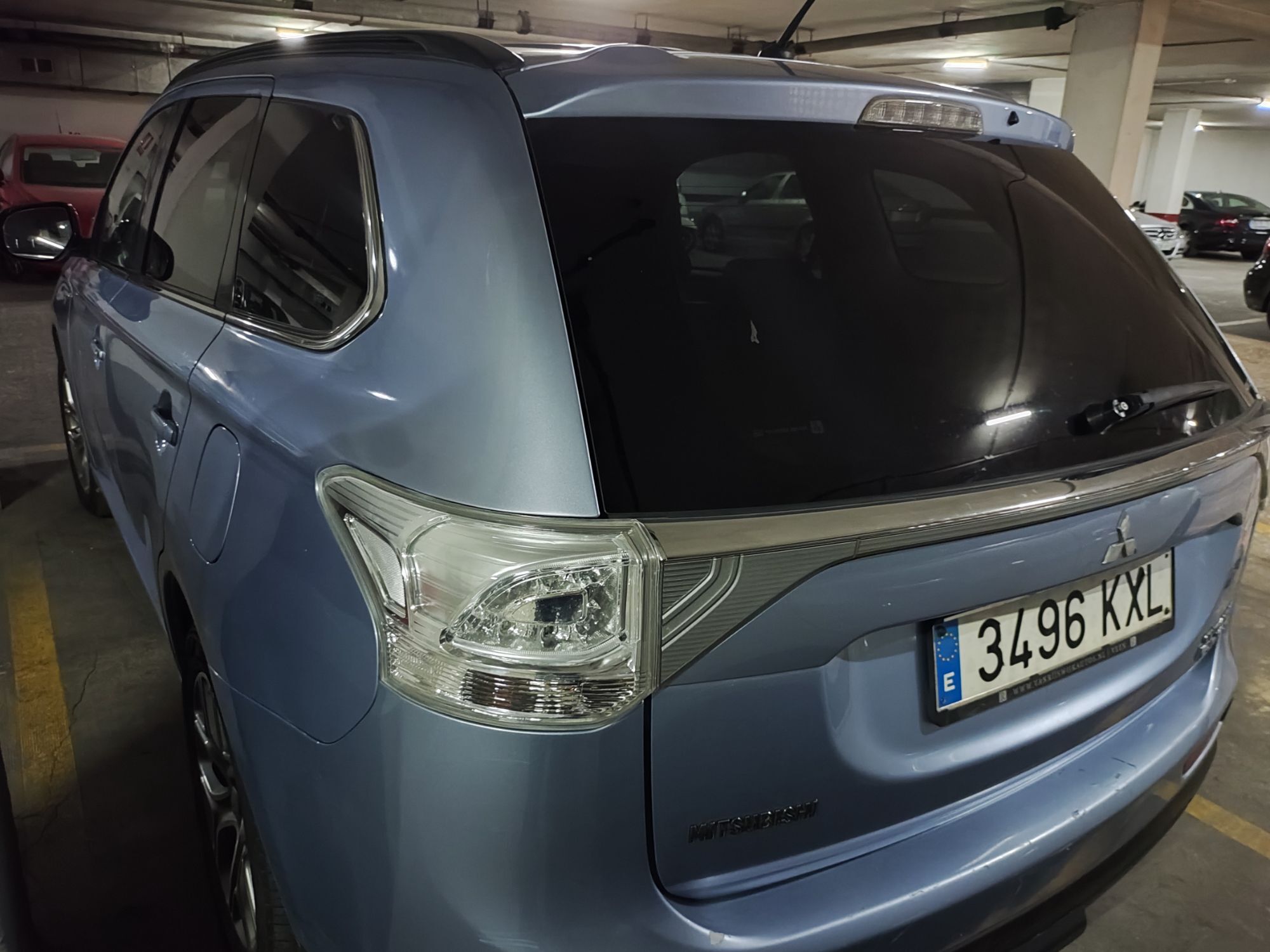 Foto del MITSUBISHI Outlander PHEV Kaiteki 4WD