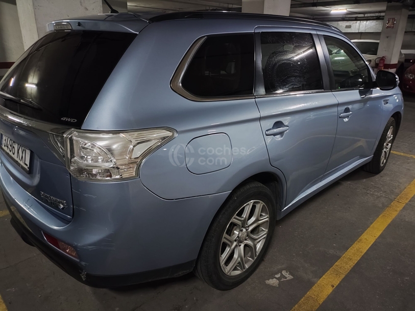 Foto del MITSUBISHI Outlander PHEV Kaiteki 4WD