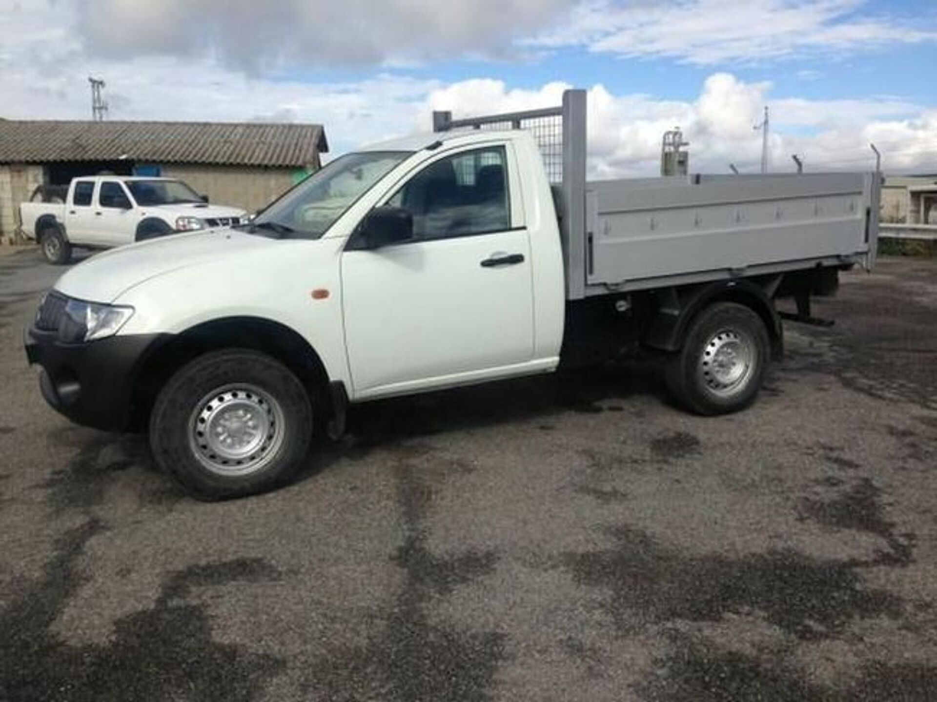 Imagen 2 de MITSUBISHI L200