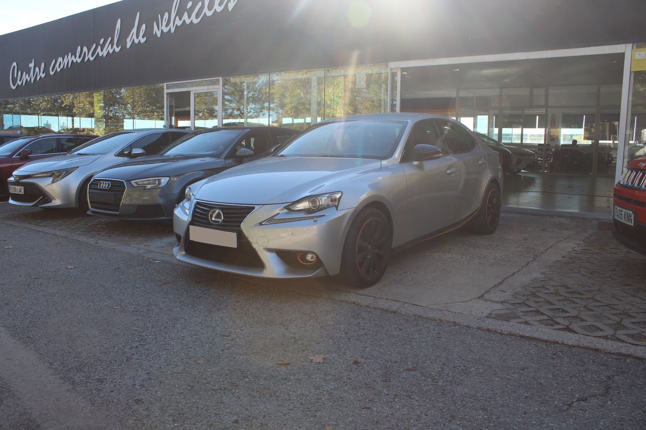 LEXUS IS (300h Hybrid) en Madrid