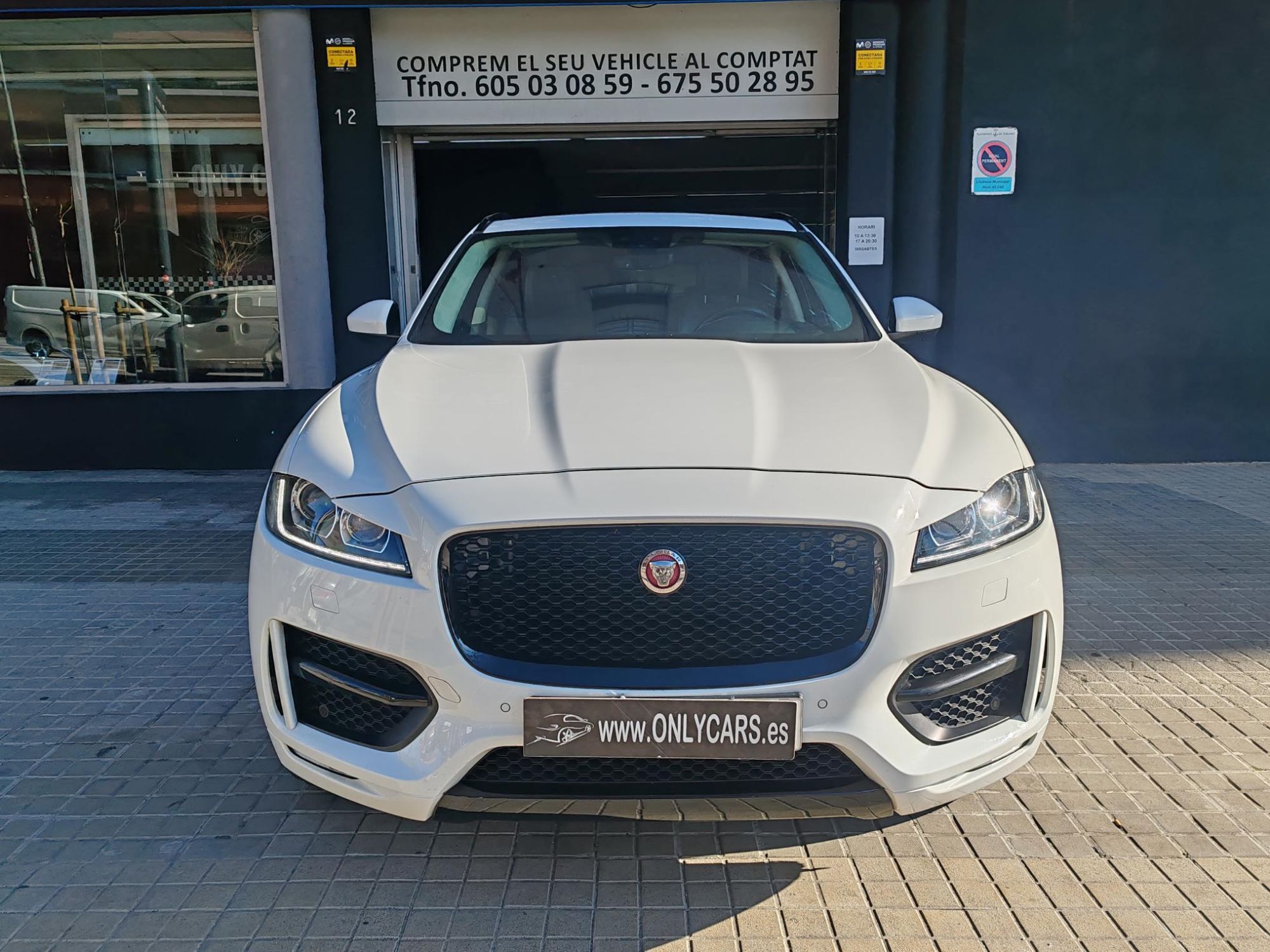 Foto del JAGUAR F-Pace 2.0i4D R-Sport Aut. AWD 240