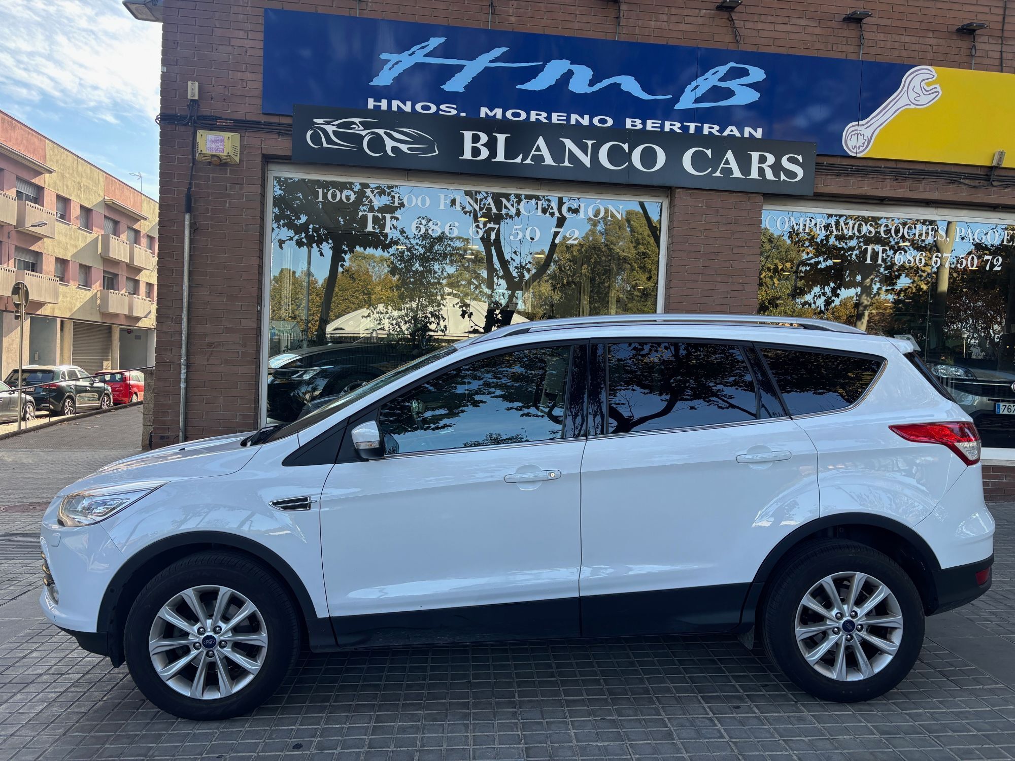FORD Kuga (1.5 EcoB. Auto S&S Titanium 4x2 150) en Barcelona