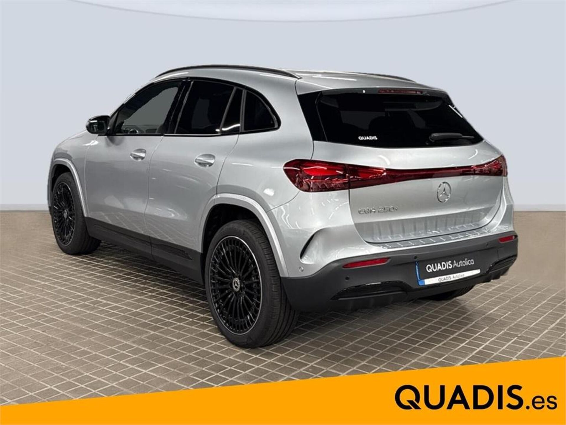 Imagen 2 de MERCEDES EQA