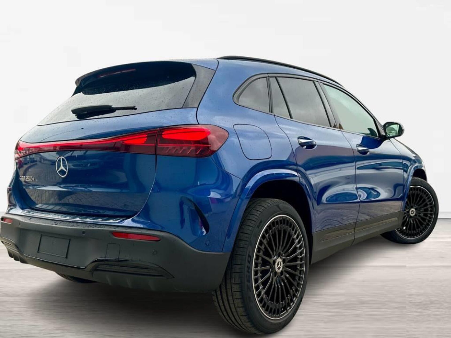 Imagen 2 de MERCEDES EQA