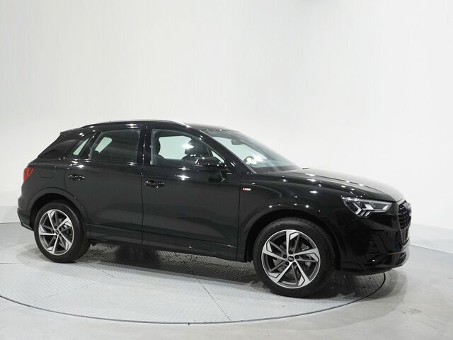 AUDI Q3 (Genuine edition 35 TDI 110 kW (150 CV) S tronic) en León