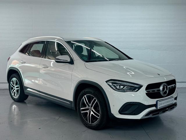 MERCEDES Clase GLA (200 D 110 kW (150 CV)) en Barcelona
