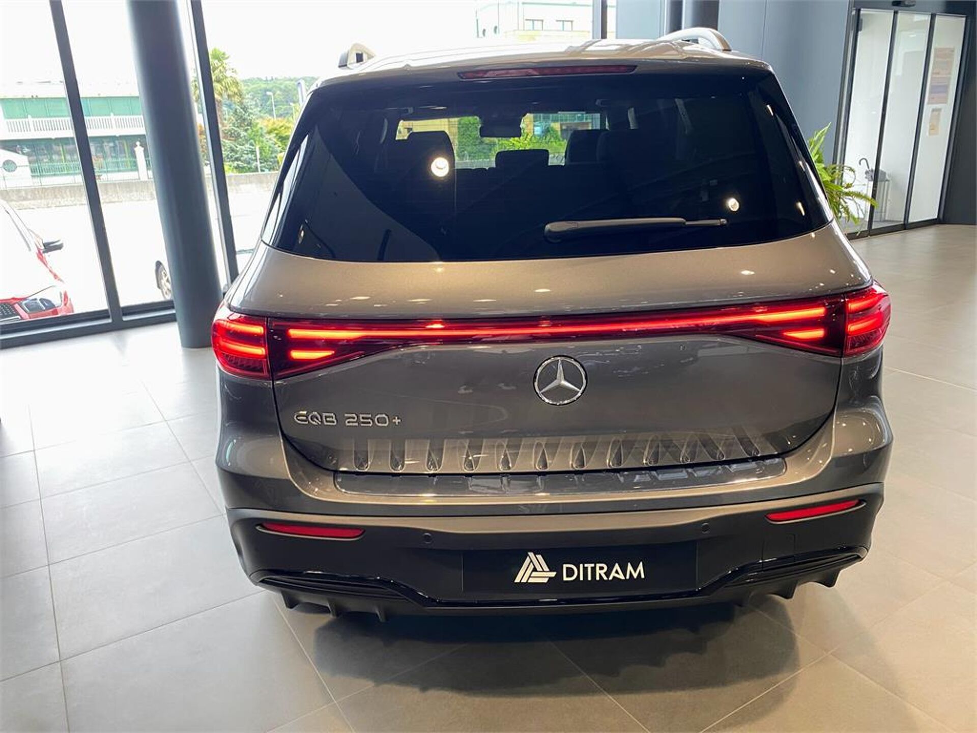 Imagen 3 de MERCEDES EQB