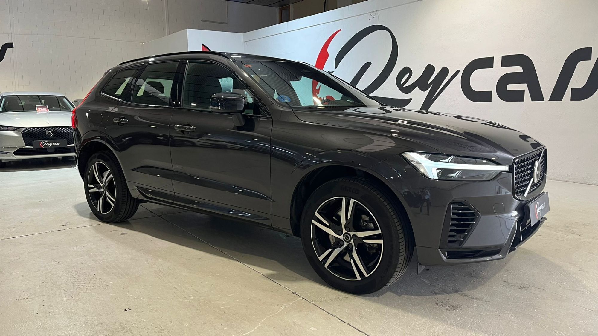 VOLVO XC60 (T6 Recharge R-Design) en Ciudad Real