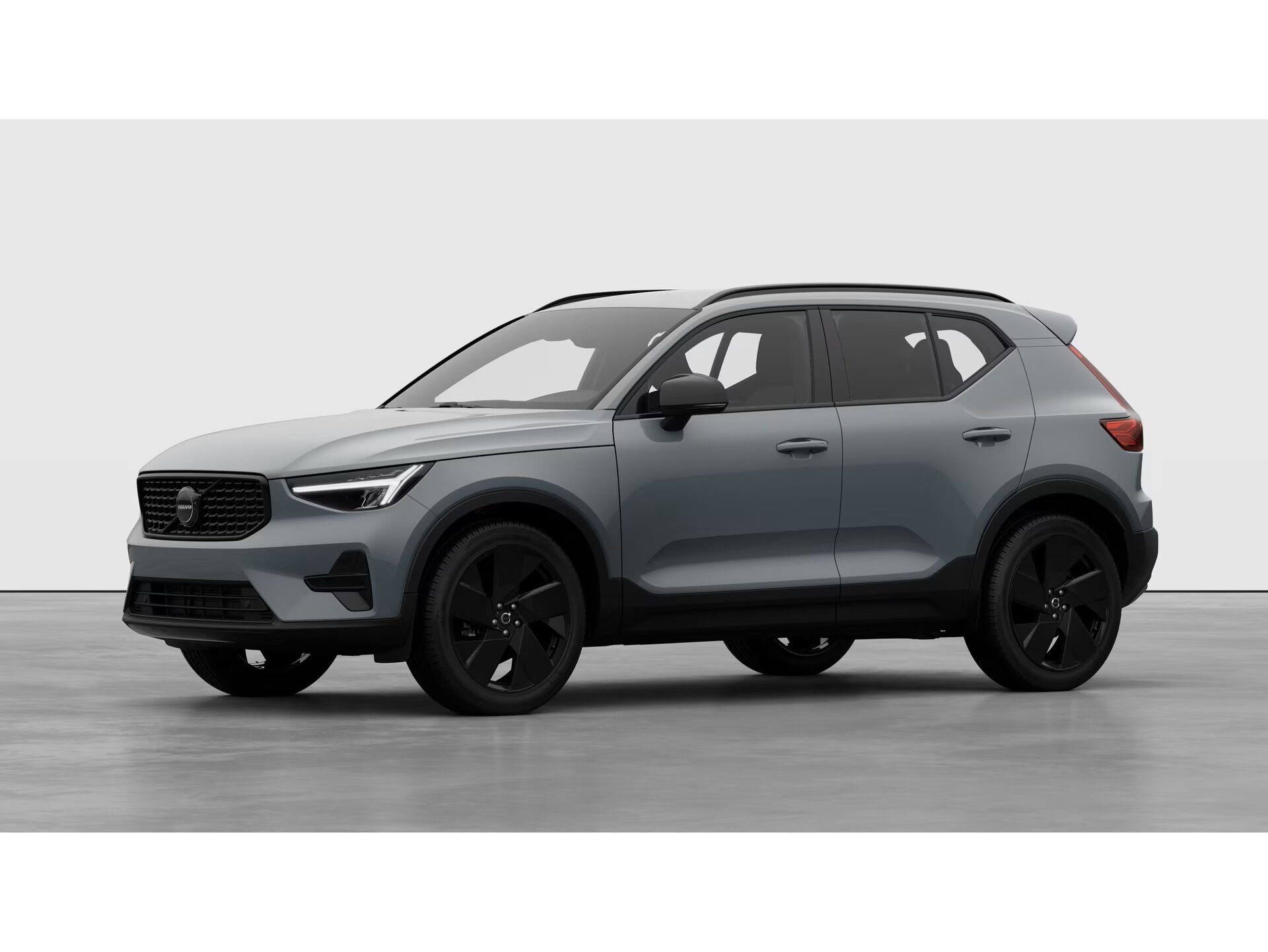 VOLVO XC40 (B3 G Black Edition+ Auto 120 kW (163 CV)) en Madrid