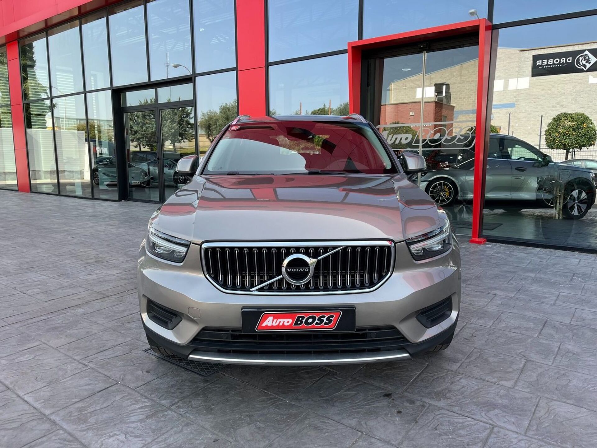 Imagen 3 de VOLVO XC40
